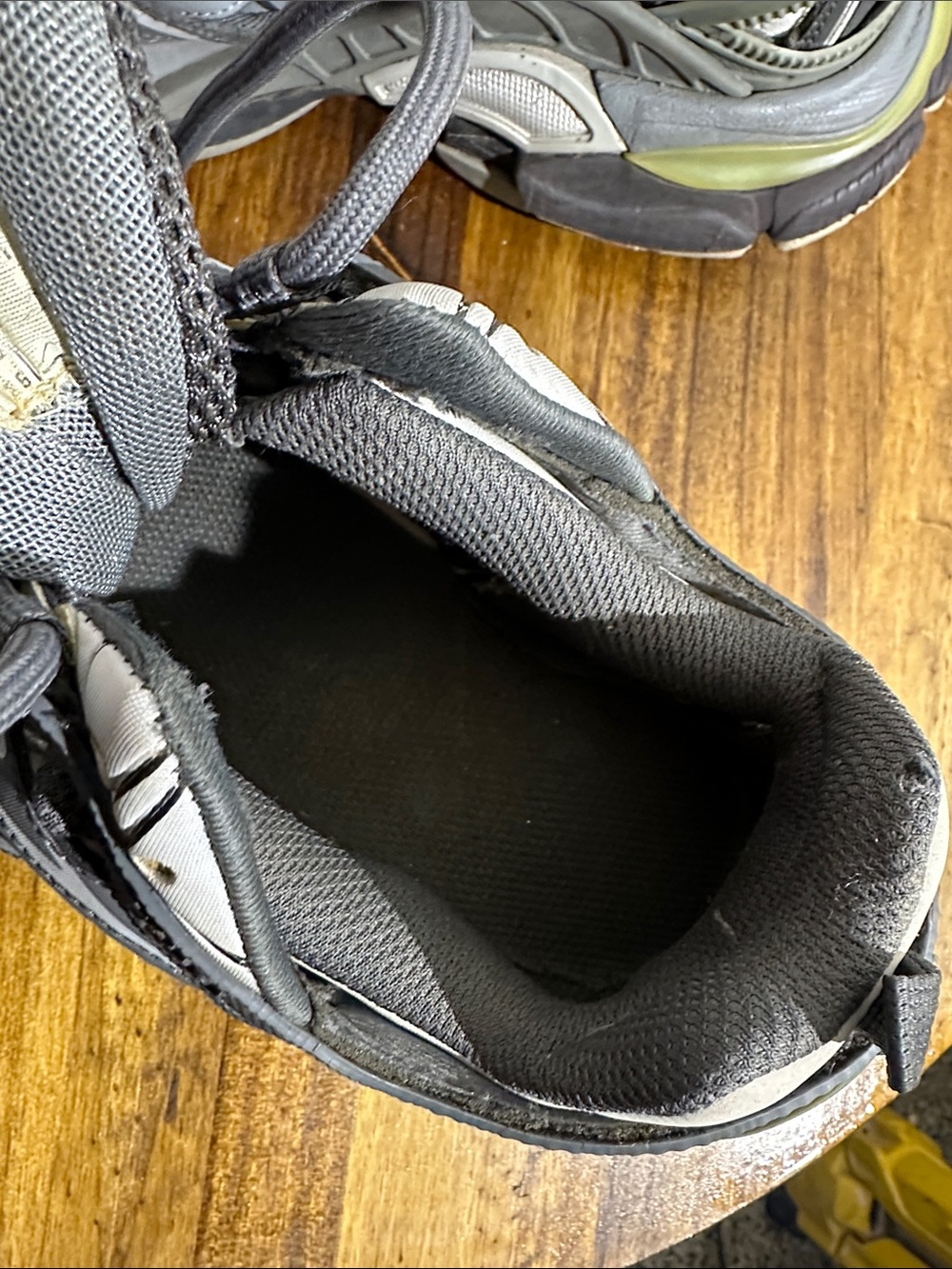 Balenciaga Men’s Gray Black Sneakers with Yellow Accents - Picture 7 of 11